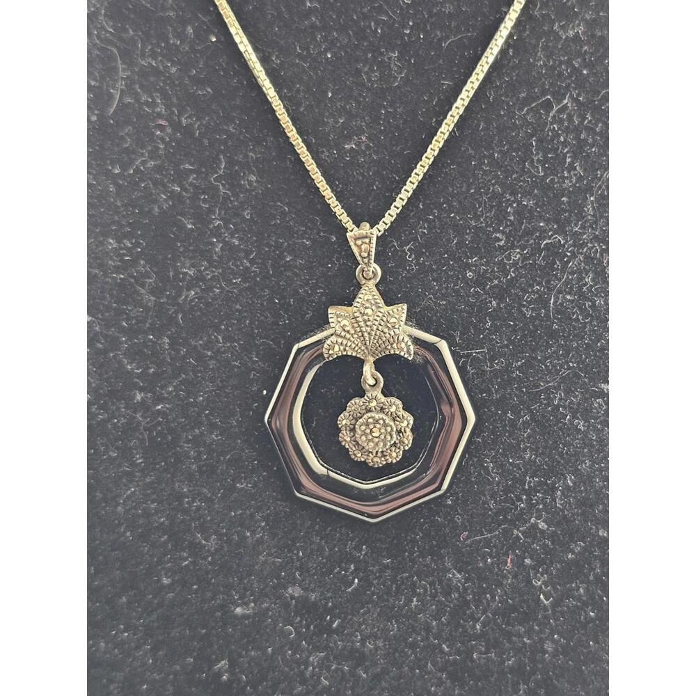 Beautiful Vintage Macrasite Necklace